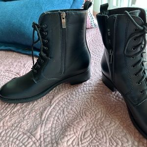 Brand new black la canadienne combat boots